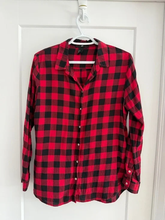 H&M Men’s Red and Black Buffalo Plaid Button-Down Shirt - Picture 1 of 4
